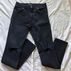 Harlow Knee-Rips Skinny Jeans 28W